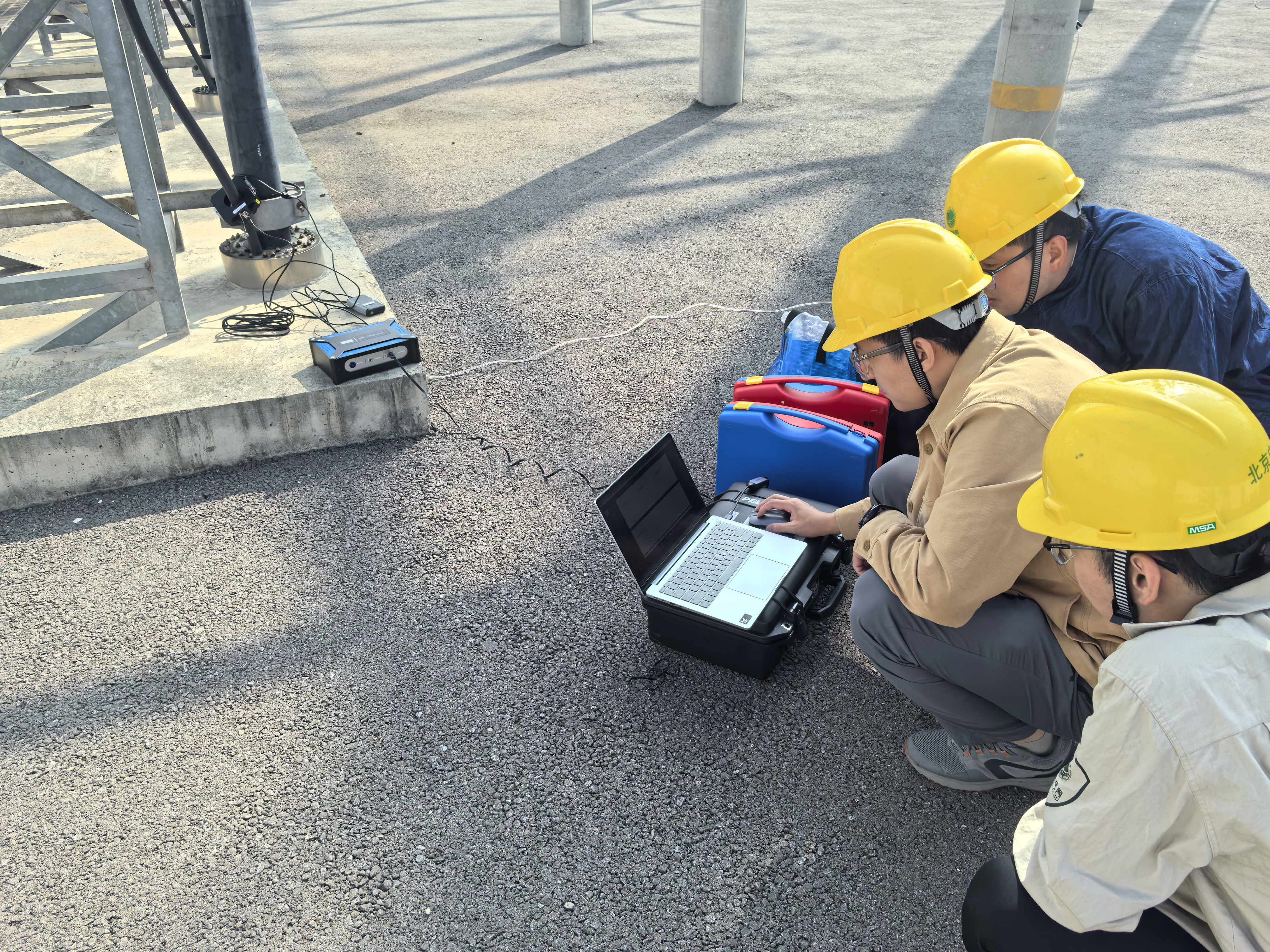 高頻電纜局放測試儀在變電站測試現(xiàn)場